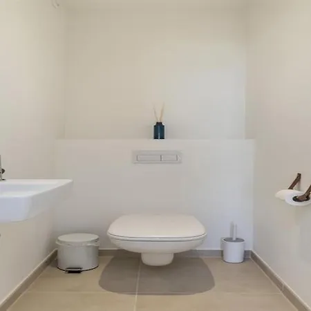 Flat In Belgium Near Sea Dyke & Town Center Apartamento *