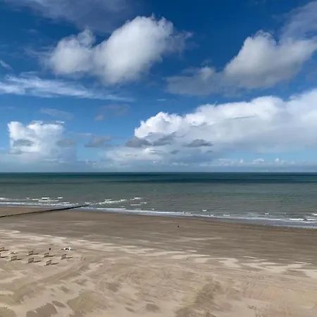 Flat In Belgium Near Sea Dyke & Town Center