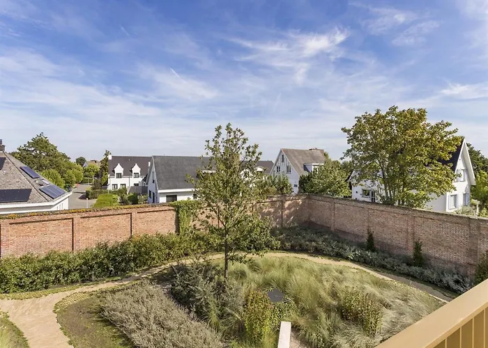 Flat In Belgium Near Sea Dyke & Town Center 아파트