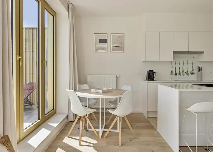 아파트 Flat In Belgium Near Sea Dyke & Town Center 블랑켄베르크