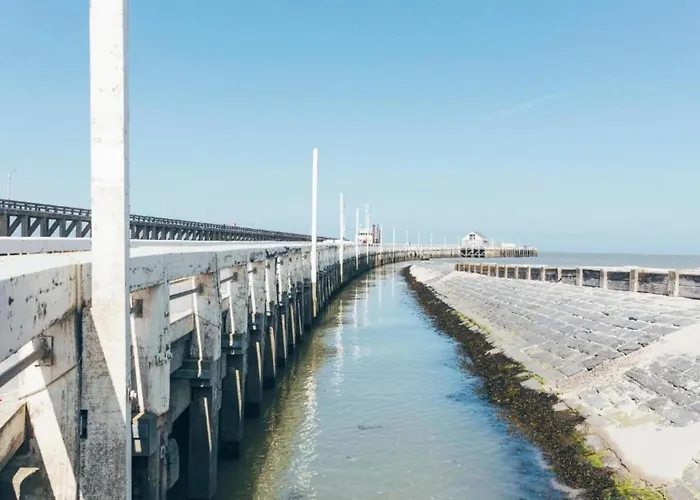 Flat In Belgium Near Sea Dyke & Town Center Blankenberge